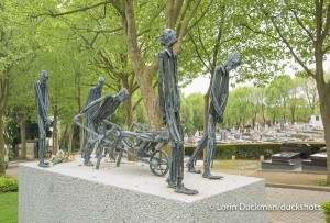 Pere La Chaise Statue-3